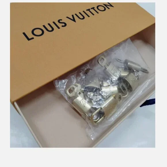 AUTHENTIC LOUIS VUITTON LOCK & KEY - Picture 6 of 6